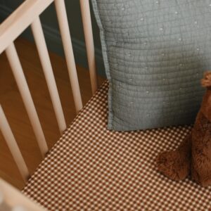 סדין למיטת תינוק משבצות חום